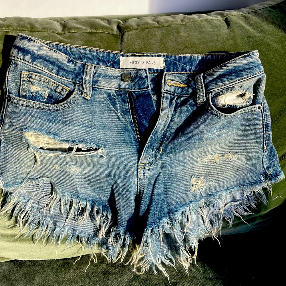 Distressed short short jeans - super soft